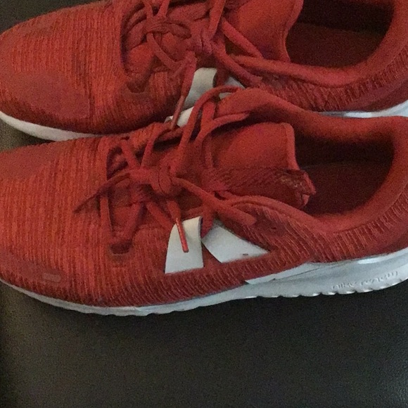 NIKE RUNNING SHOES - Picture 2 of 8